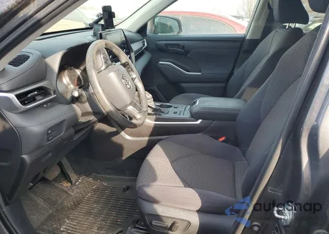 2021 Toyota Highlander L z USA, uszkodzony, nr VIN 5TDBZRBH9MS524904